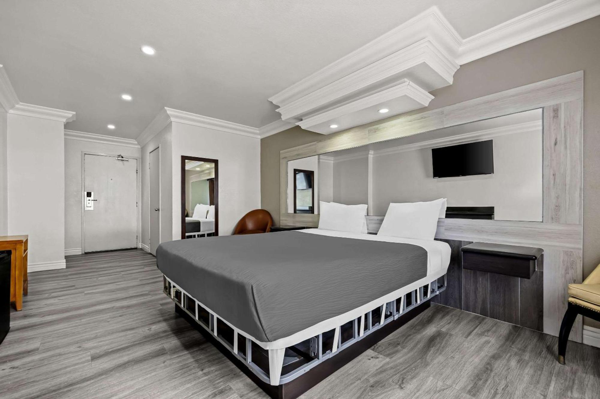 Rodeway Inn Santa Ana Ngoại thất bức ảnh